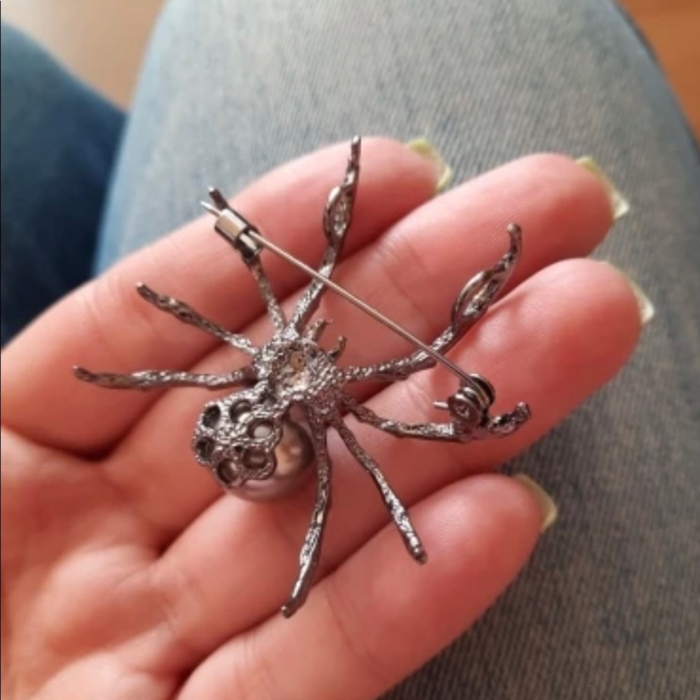 🔥Restock- Black Pearl Spider Brooch - Picture 5 of 7